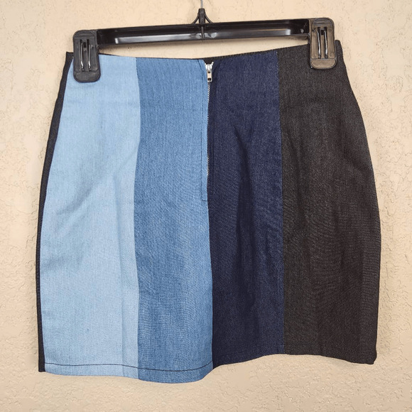 Fashion on Earth Blue Light Denim Colorblock Mini Skirt Small (4262) - Picture 3 of 6